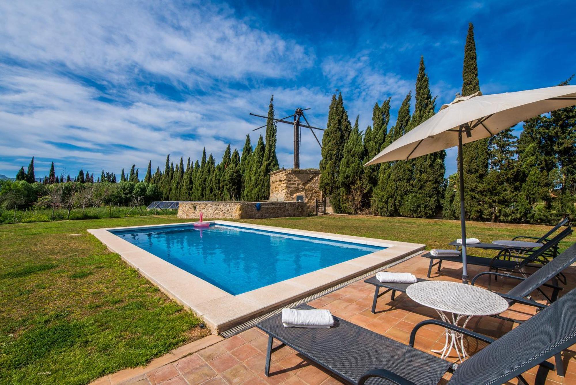 TRAUMHAFTE FAMILIEN-FINCA - 8 Gäste, Pool, Pferde&Hühner, Ruhe&Privatsphäre Villa Sa Pobla Exterior foto